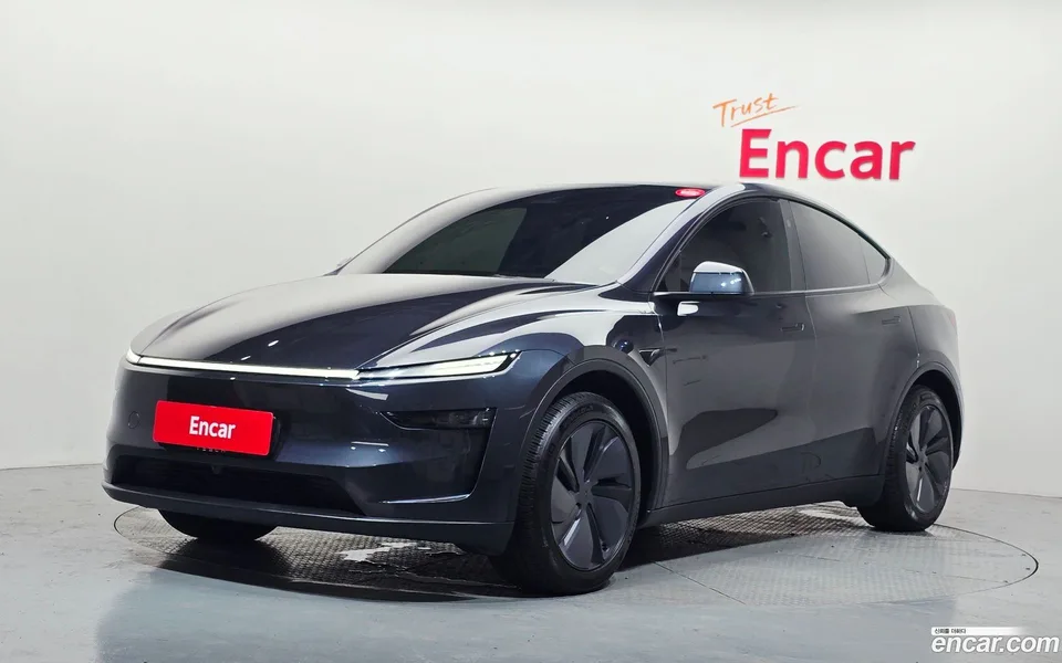 Tesla Model Y RWD 2025 — photo 1, buy with delivery to Moscow