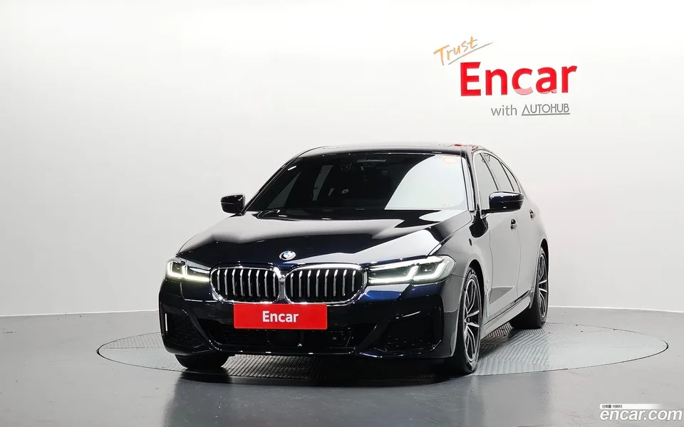 BMW 5 Series 520i M 2023 — thumbnail 3