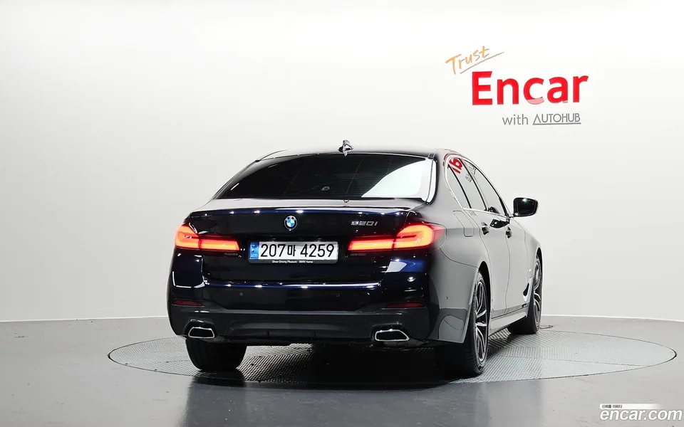 BMW 5 Series 520i M 2023 — thumbnail 4