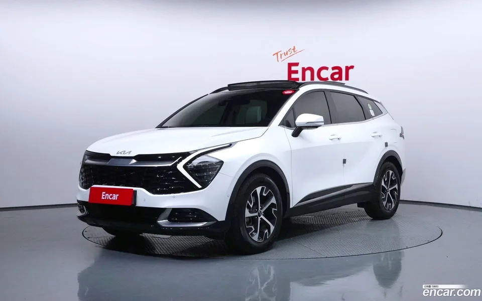 Kia Sportage Hybrid 2WD 2023 — photo 1, buy with delivery to Moscow