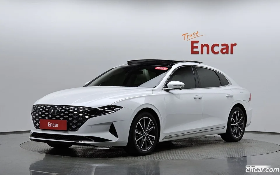 Hyundai Grandeur IG 2.5 2022 — photo 1, buy with delivery to Moscow