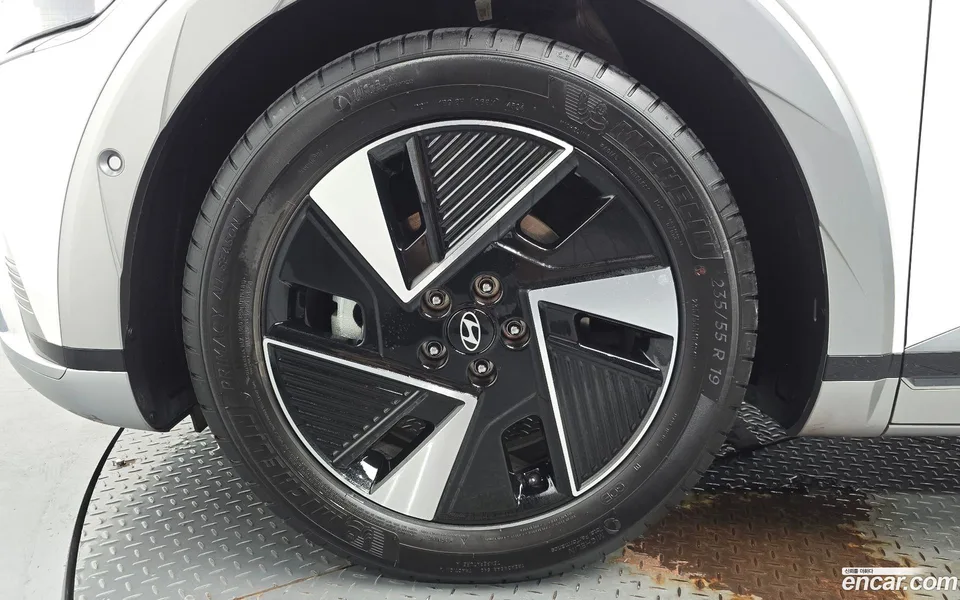 Hyundai Ioniq 5 2025 — thumbnail 2