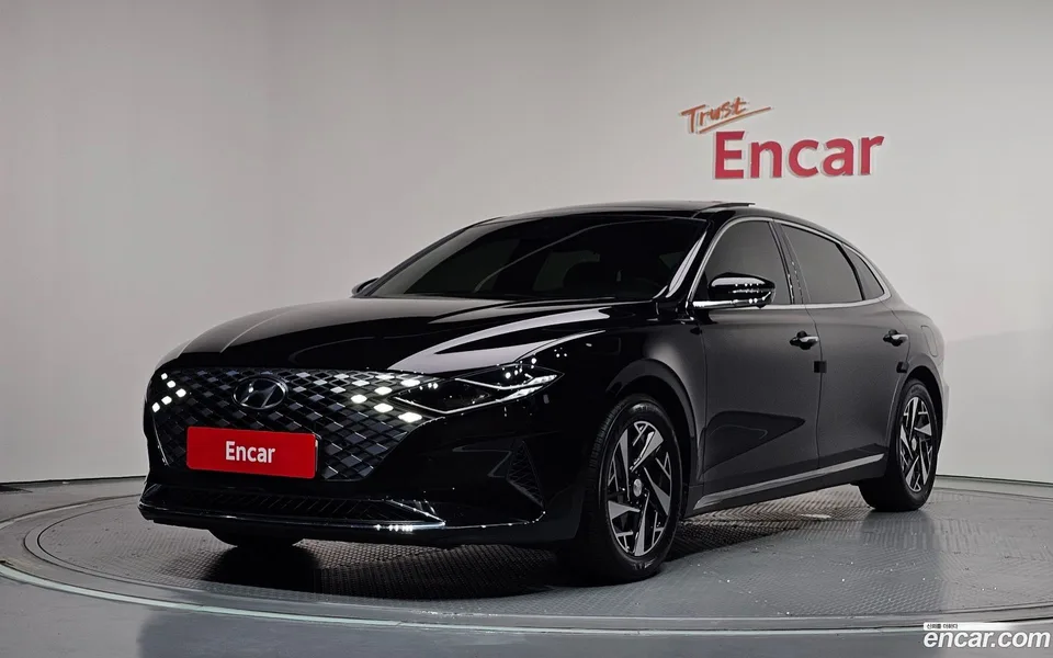 Hyundai Grandeur IG Hybrid 2022 — photo 1, buy with delivery to Moscow