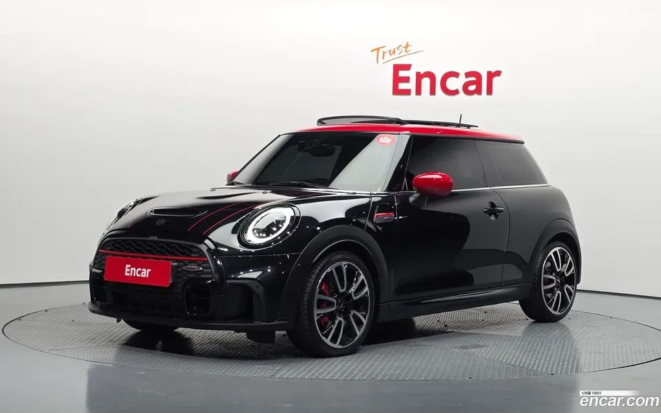 MINI Cooper S JCW 2022 — photo 1, buy with delivery to Moscow