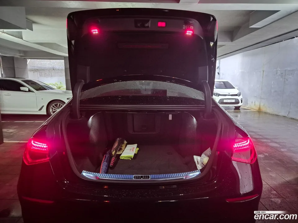 Mercedes-Benz S-Class S350 d 4MATIC 2025 — thumbnail 4