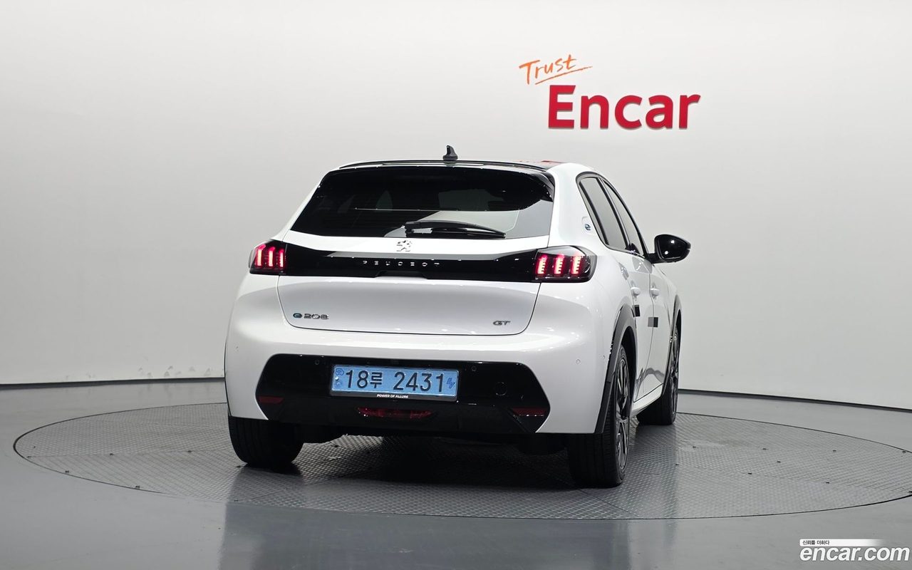 Peugeot e-208 2023 — 4