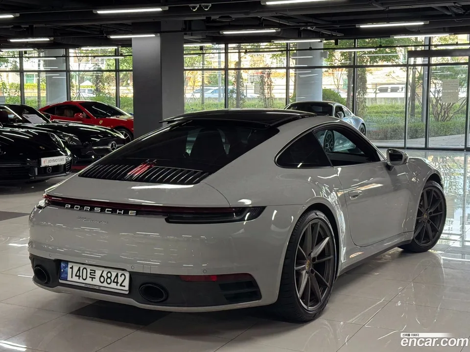 Porsche 911 (992) 2024 — thumbnail 3