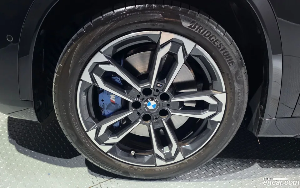 BMW X1 M35i xDrive 2025 — thumbnail 2
