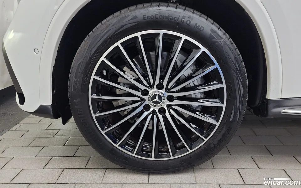 Mercedes-Benz GLC-Class GLC300 4MATIC 2024 — thumbnail 2
