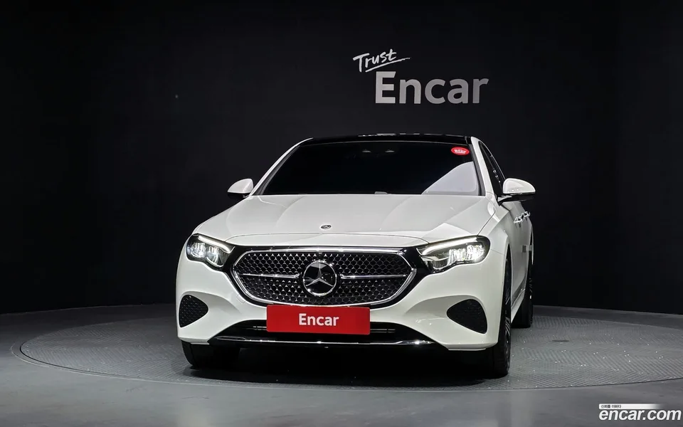 Mercedes-Benz E-Class E200 2025 — миниатюра 3