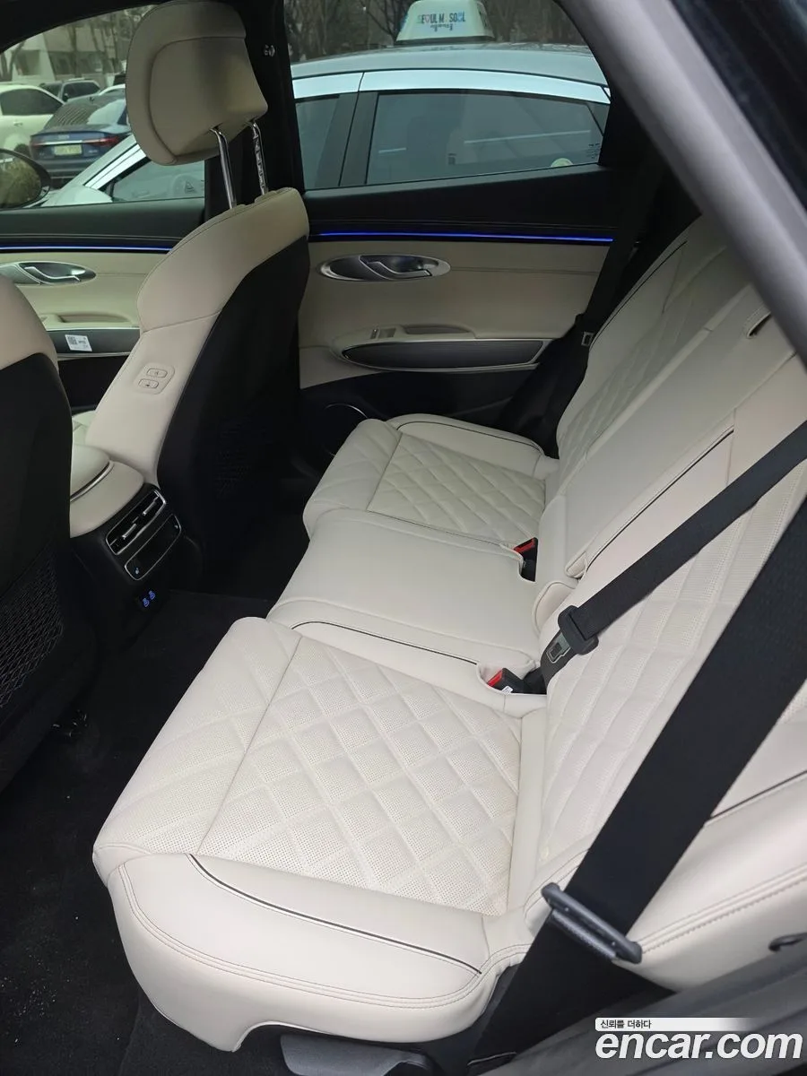 Genesis GV70 2.5T AWD 2026 — thumbnail 4