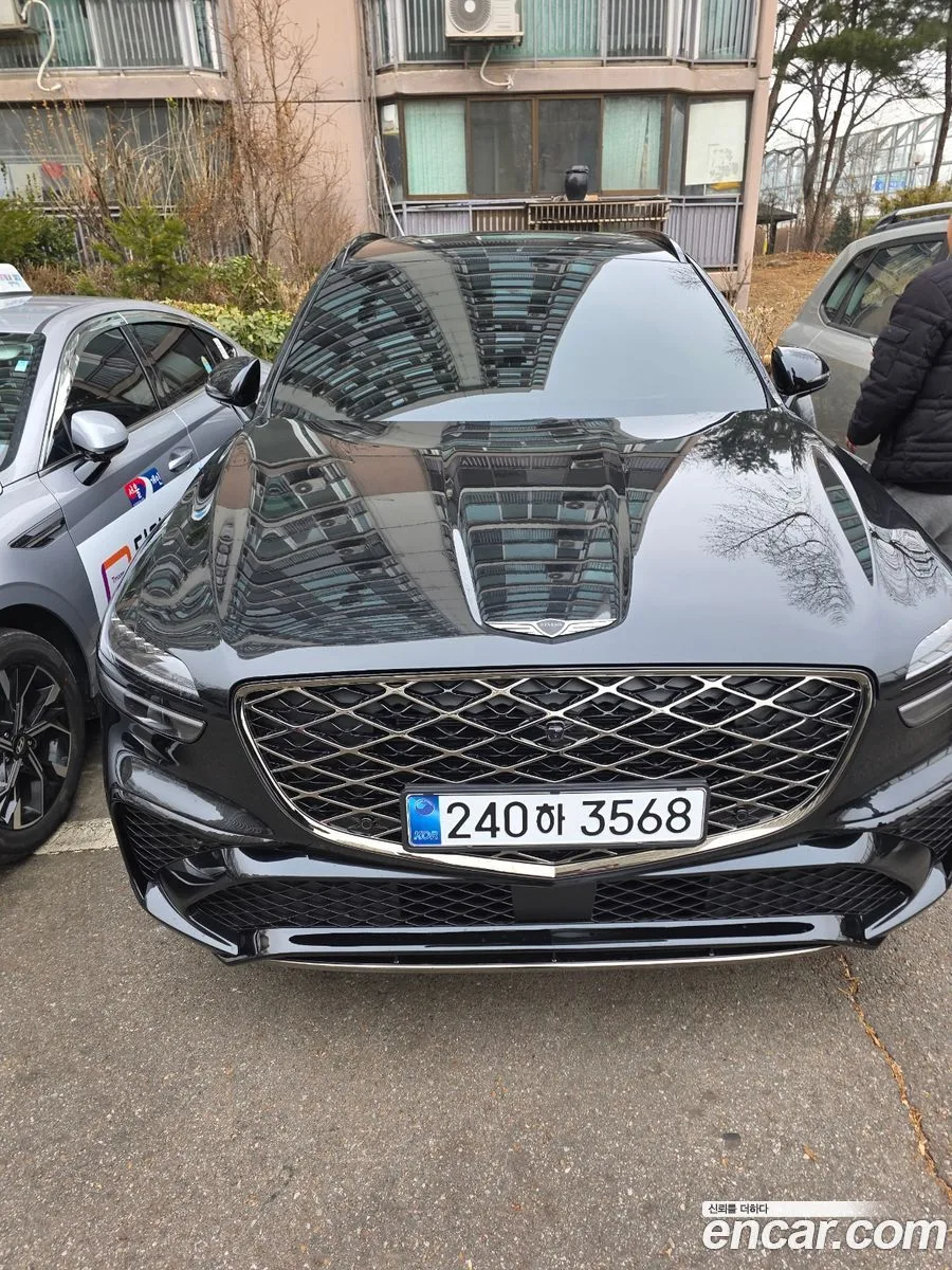Genesis GV70 2.5T AWD 2026 — photo 1, buy with delivery to Moscow