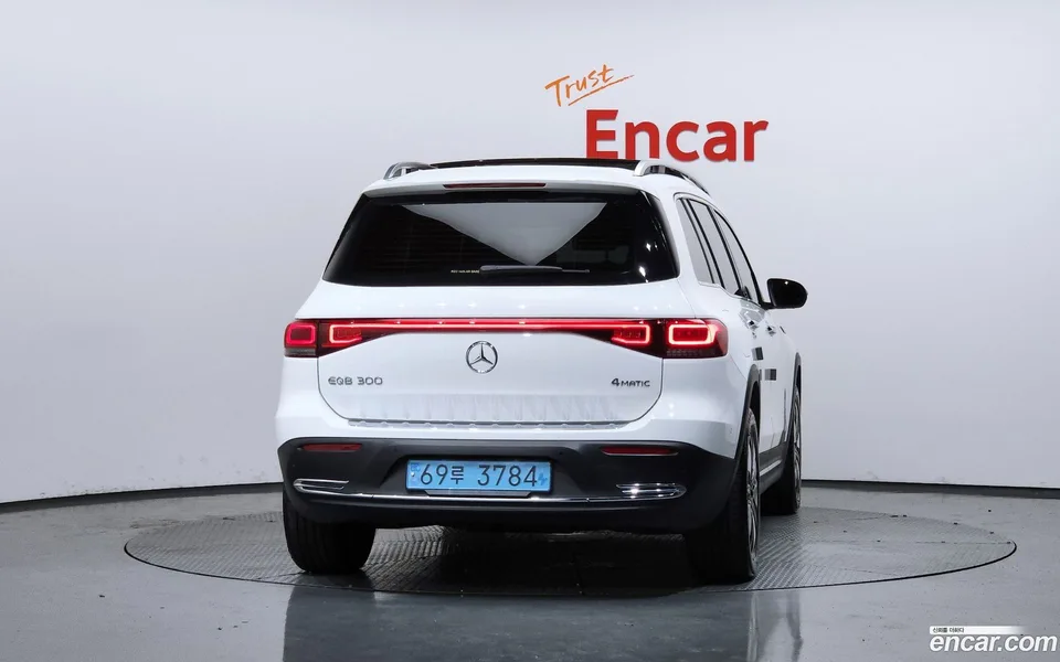Mercedes-Benz EQB EQB300 4MATIC 2023 — thumbnail 4