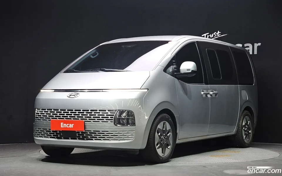 Hyundai Staria 11 2022 — photo 1, buy with delivery to Moscow