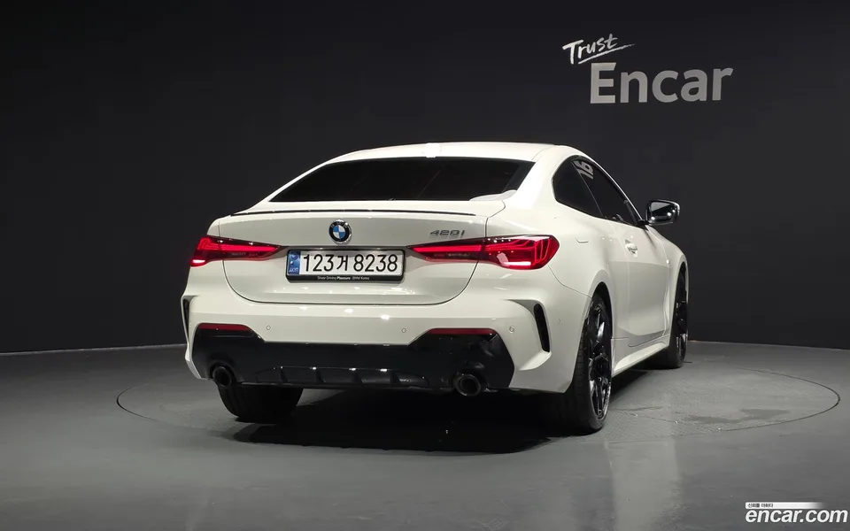 BMW 4 Series 420i M 2024 — thumbnail 4