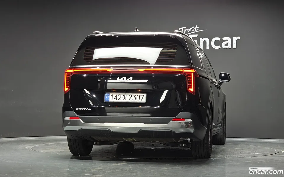 Kia Carnival 9 2024 — thumbnail 4