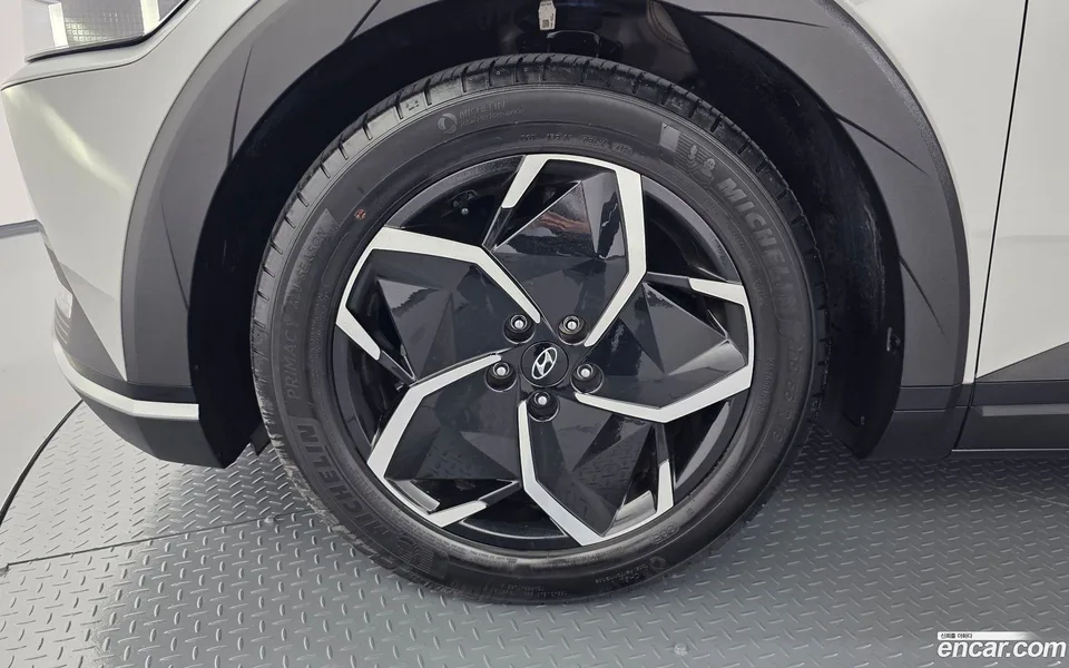 Hyundai Ioniq 5 2024 — thumbnail 5