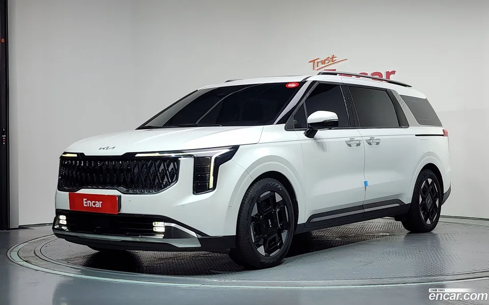 Kia Carnival 7 2024 — фото 1, купить с доставкой в Москву