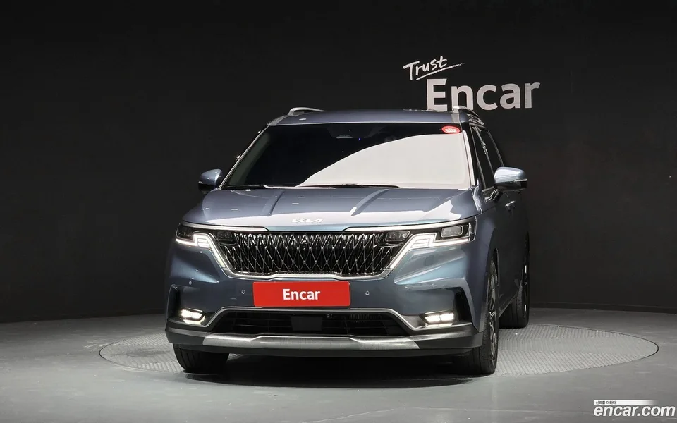 Kia Carnival 9 2023 — thumbnail 3
