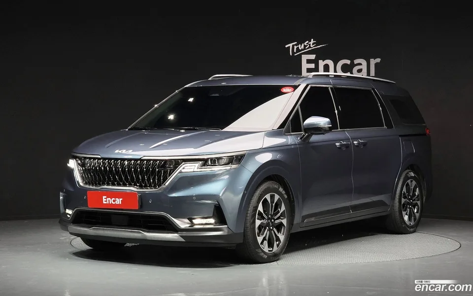 Kia Carnival 9 2023 — photo 1, buy with delivery to Moscow