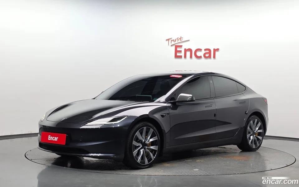 Tesla Model 3 AWD 2024 — photo 1, buy with delivery to Moscow