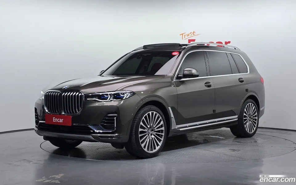 BMW X7 xDrive 40i 6 2022 — photo 1, buy with delivery to Moscow