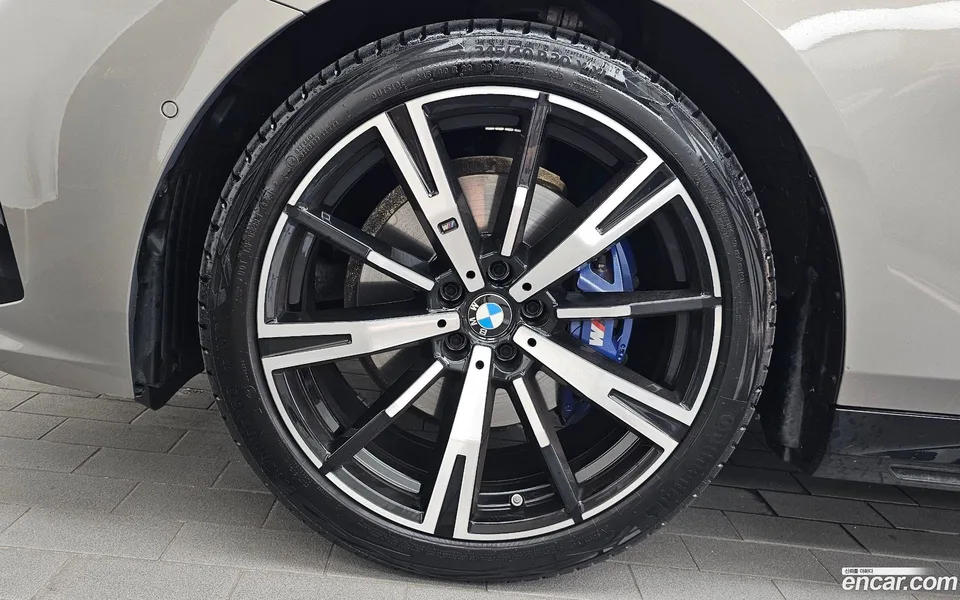 BMW 5 Series 530i xDrive M 2025 — thumbnail 5
