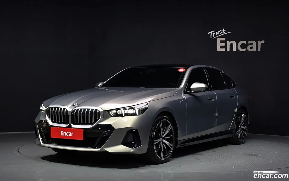 BMW 5 Series 530i xDrive M 2025 — photo 1, buy with delivery to Moscow