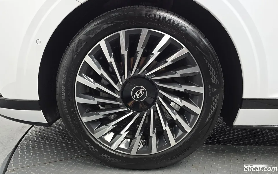 Hyundai Grandeur Hybrid 2024 — thumbnail 2