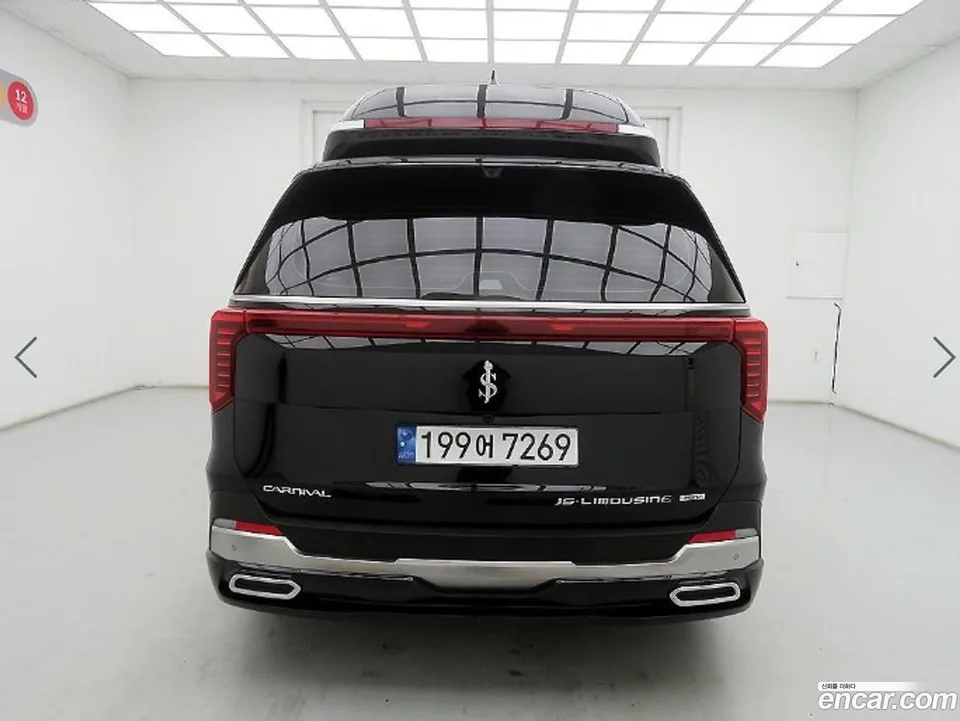 Kia Carnival HEV 9 () 2024 — thumbnail 3
