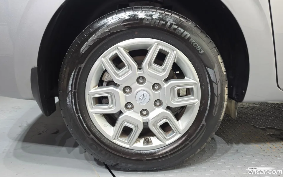 Hyundai Staria 5 2023 — thumbnail 2