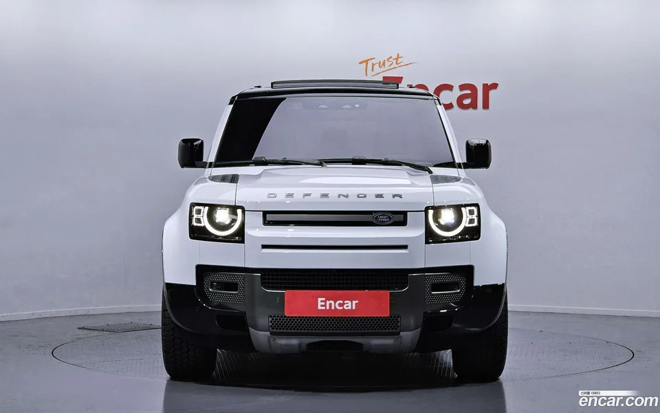 Land Rover Defender 130 P400 X- HSE 2024 — thumbnail 3