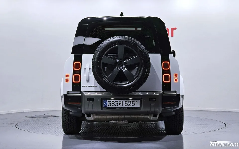 Land Rover Defender 130 P400 X- HSE 2024 — thumbnail 4