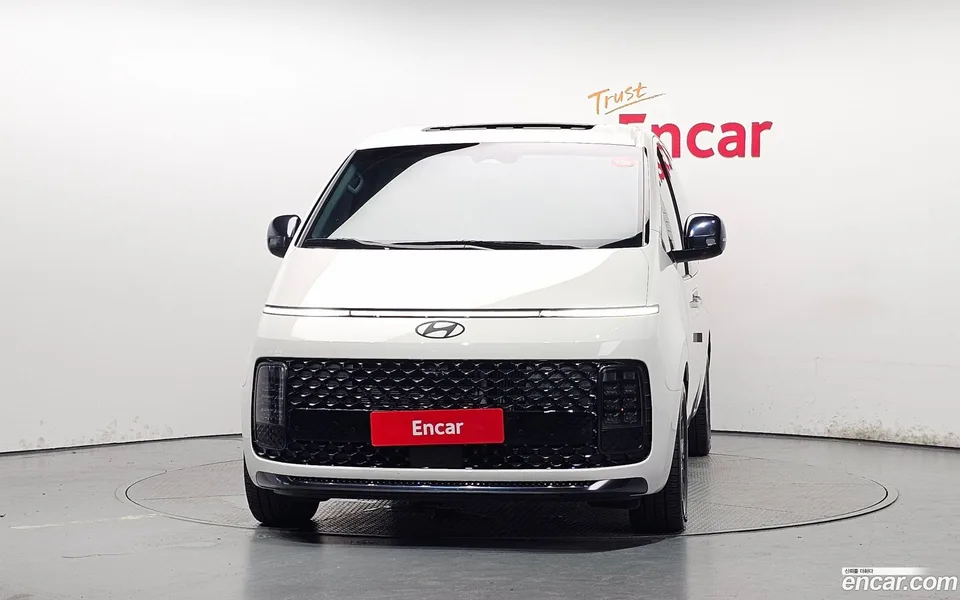 Hyundai Staria 4WD 7 2025 — thumbnail 3