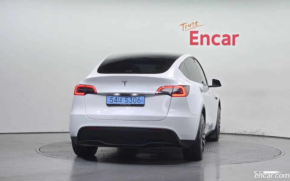 Tesla Model Y RWD 2023 — thumbnail 4