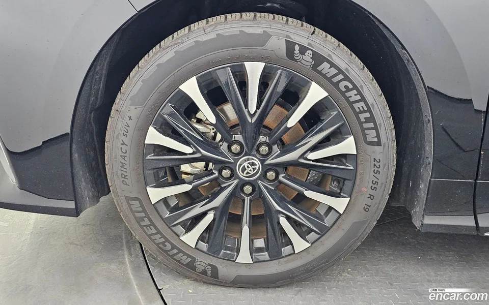 Toyota Alphard 2.5 HEV AWD 2025 — thumbnail 2