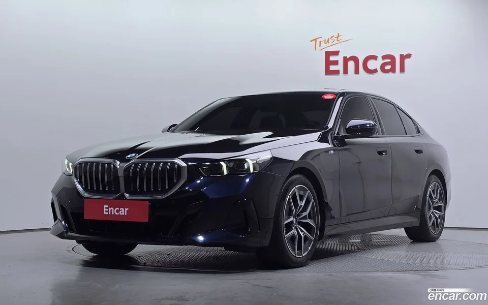 BMW 5 Series 520i M 2024 — photo 1, buy with delivery to Moscow