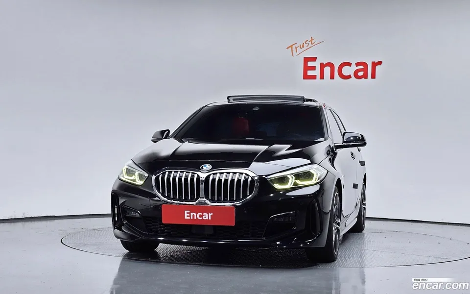 BMW 1 Series 120i M 2022 — thumbnail 3