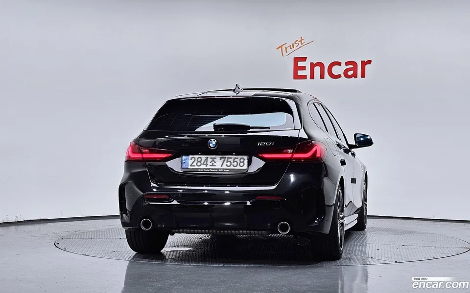 BMW 1 Series 120i M 2022 — thumbnail 4