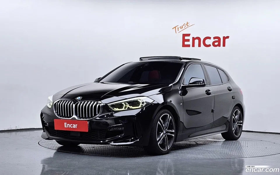 BMW 1 Series 120i M 2022 — photo 1, buy with delivery to Moscow