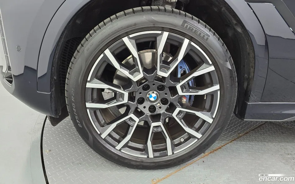BMW X6 xDrive40i M 2025 — thumbnail 2