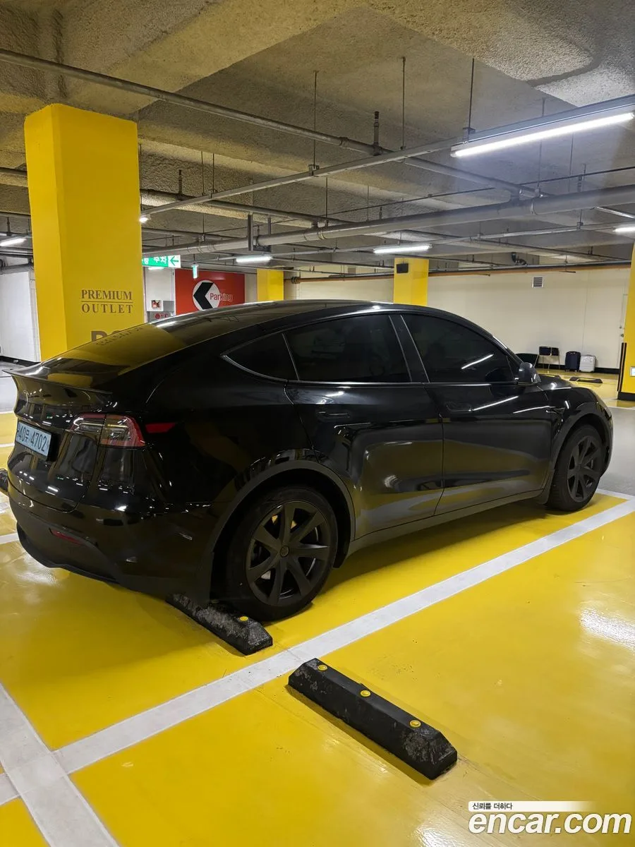Tesla Model Y RWD 2024 — thumbnail 2