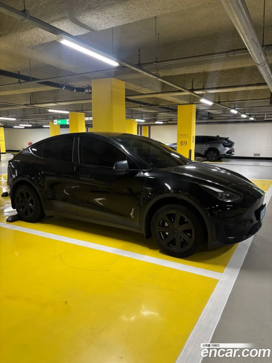Tesla Model Y RWD 2024 — photo 1, buy with delivery to Moscow