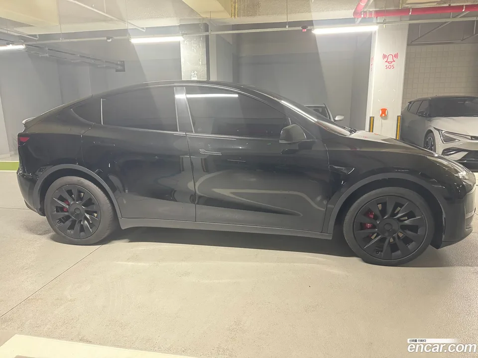 Tesla Model Y AWD 2022 — photo 1, buy with delivery to Moscow