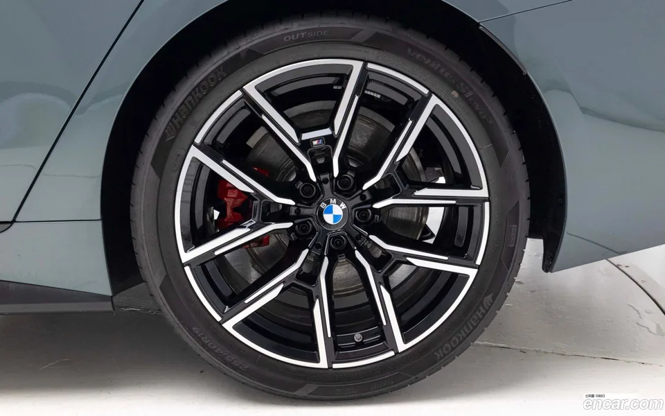 BMW 4 Series 420i M 2026 — thumbnail 2