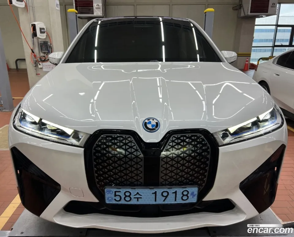 BMW iX xDrive50 2023 — photo 1, buy with delivery to Moscow