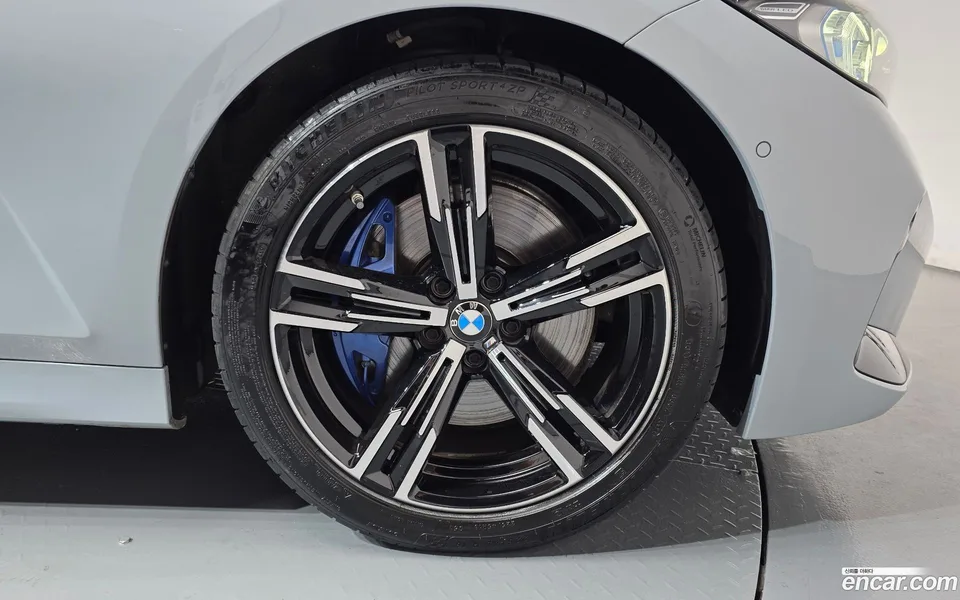 BMW 3 Series 320i M 2024 — thumbnail 5