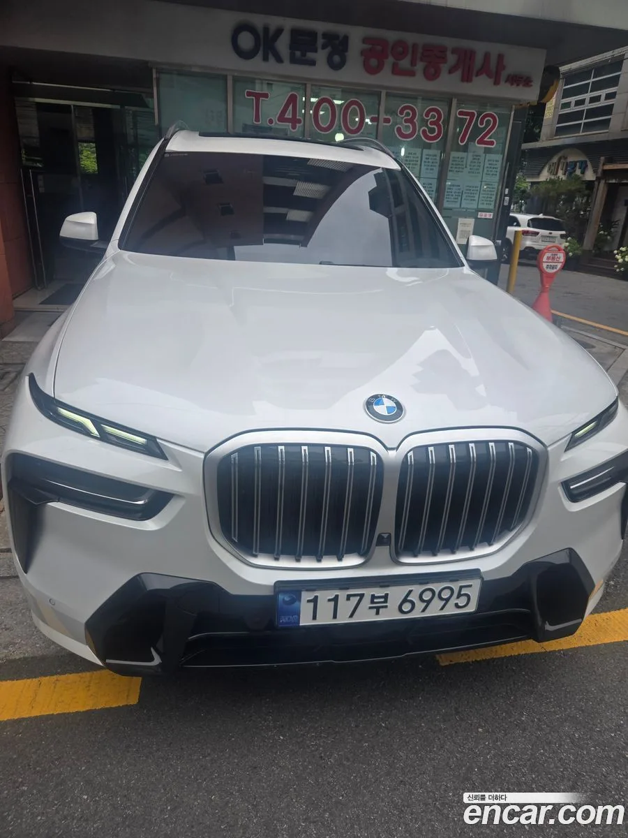 BMW X7 xDrive 40i M 6 2025 — thumbnail 3