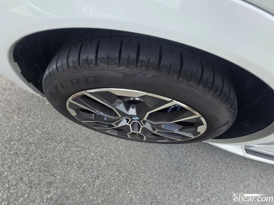 BMW X7 xDrive 40i M 6 2025 — thumbnail 5