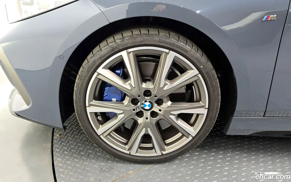 BMW 1 Series M135i xDrive 2024 — миниатюра 2